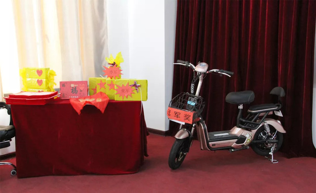 乾港集團(tuán)八月員工表彰大會(huì) 乾港集團(tuán)八月員工表彰大會(huì)